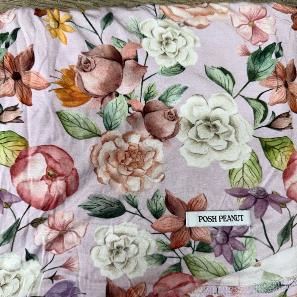 Posh Peanut light purple floral print swaddle‎